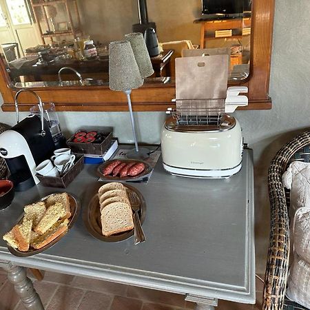 Borgo Cardaneto Bed & Breakfast Montone  Exterior foto