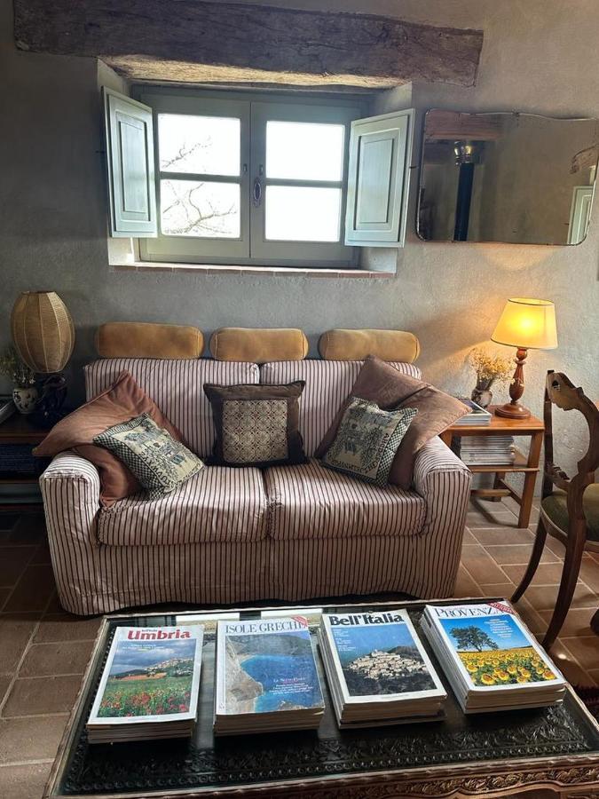Borgo Cardaneto Bed & Breakfast Montone  Exterior foto