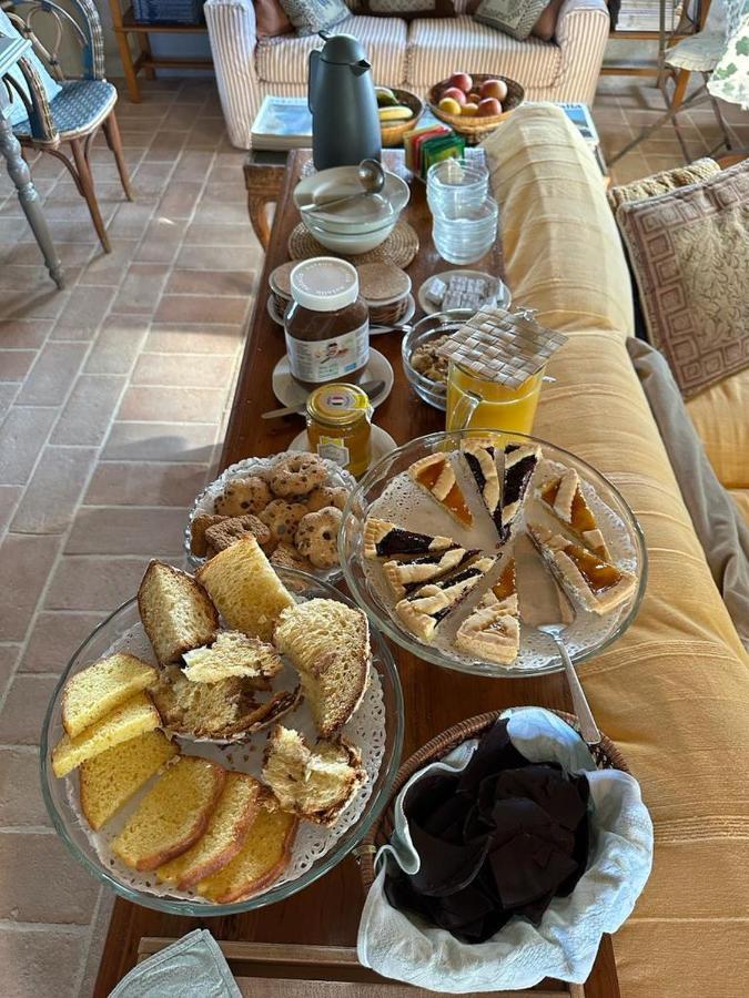 Borgo Cardaneto Bed & Breakfast Montone  Exterior foto