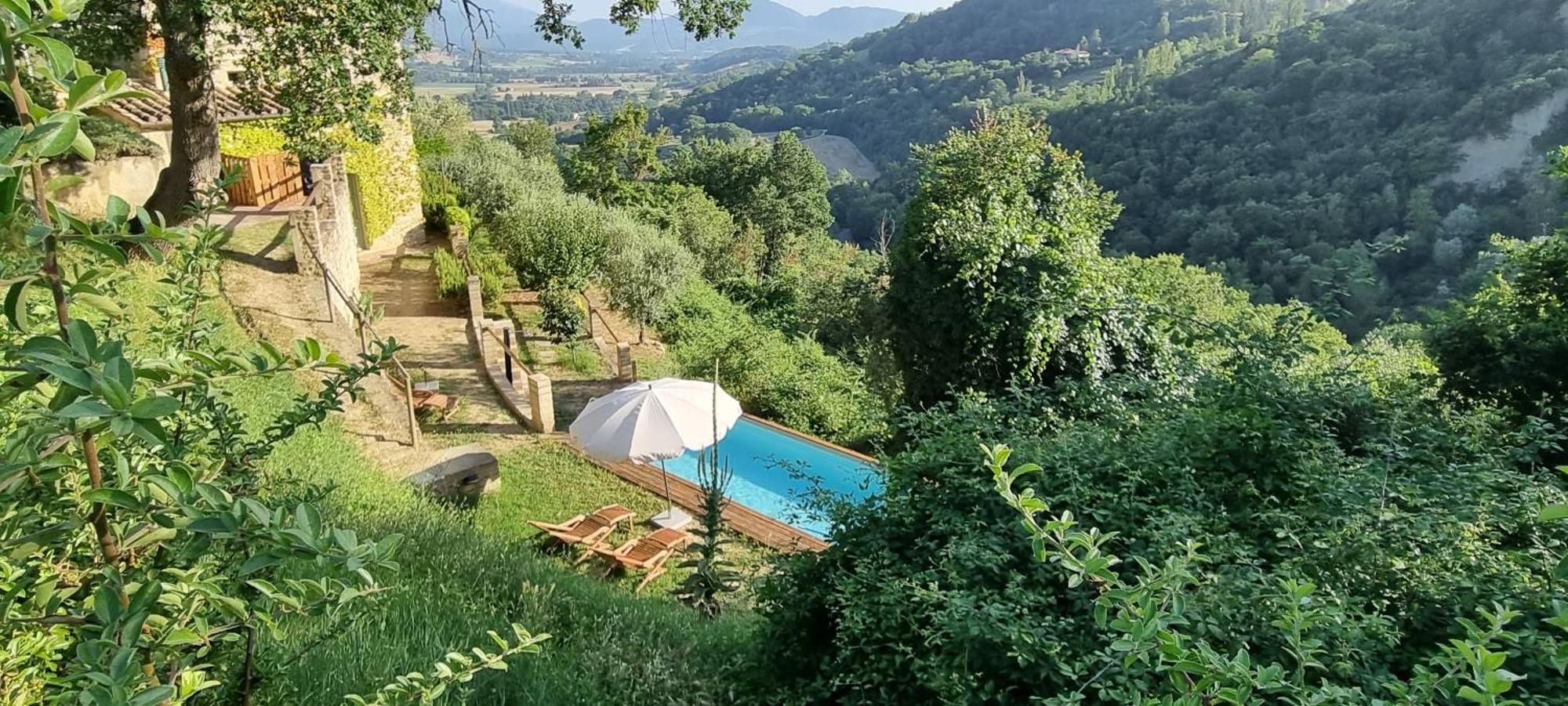 Borgo Cardaneto Bed & Breakfast Montone  Exterior foto